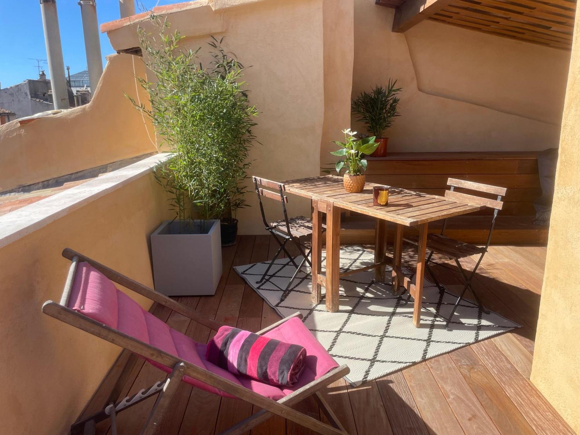 Le Pigeonnier - Un Voyage En Provence Apartment *